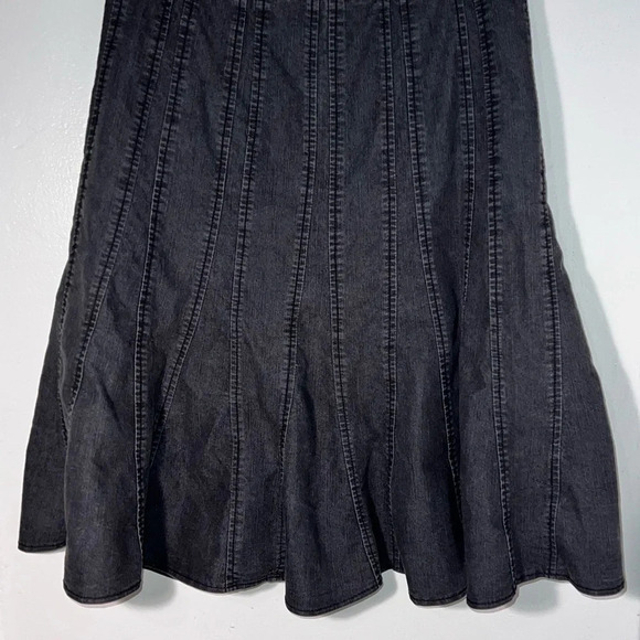 Larry Levine 8P, stretch pleated skater style, black acid wash, midi denim skirt - Picture 5 of 8